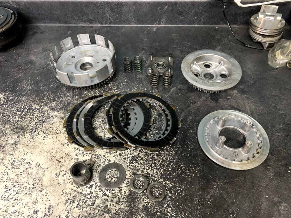 Clutch friction shoe detail